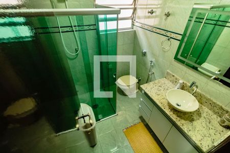 Casa à venda com 180m², 3 quartos e 2 vagas Casa à venda com 180m², 3 quartos e 2 vagasBanheiro Social