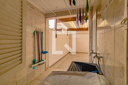 Casa à venda com 180m², 3 quartos e 2 vagas Casa à venda com 180m², 3 quartos e 2 vagasÁrea de Serviço