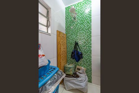 Casa à venda com 90m², 2 quartos e 5 vagasBanheiro de Serviço