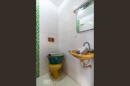 Casa à venda com 90m², 2 quartos e 5 vagasBanheiro de Serviço