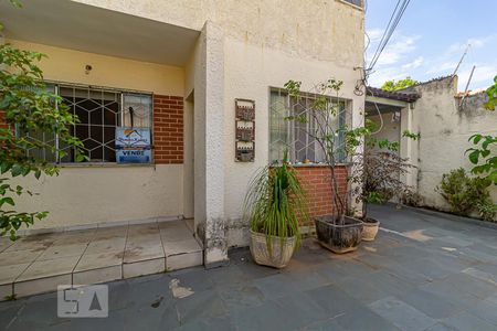 Casa à venda com 90m², 2 quartos e 5 vagasVaranda e Quintal