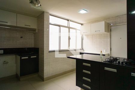 Apartamento à venda com 400m², 3 quartos e 2 vagas Apartamento à venda com 400m², 3 quartos e 2 vagasCozinha e Área de Serviço