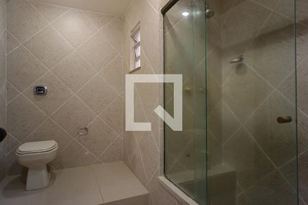 Apartamento à venda com 400m², 3 quartos e 2 vagas Apartamento à venda com 400m², 3 quartos e 2 vagasBanheiro da Suíte 2