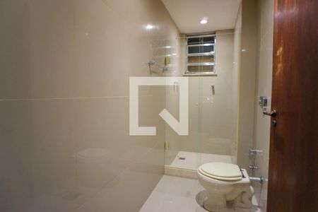 Apartamento à venda com 400m², 3 quartos e 2 vagas Apartamento à venda com 400m², 3 quartos e 2 vagasBanheiro da Suíte 1