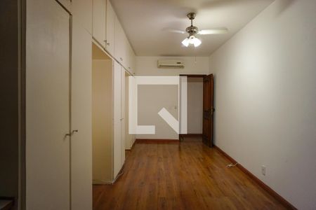 Apartamento à venda com 400m², 3 quartos e 2 vagas Apartamento à venda com 400m², 3 quartos e 2 vagasQuarto