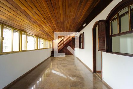 Apartamento à venda com 400m², 3 quartos e 2 vagas Apartamento à venda com 400m², 3 quartos e 2 vagasVaranda