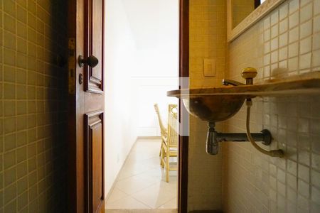 Apartamento à venda com 400m², 3 quartos e 2 vagas Apartamento à venda com 400m², 3 quartos e 2 vagasLavabo