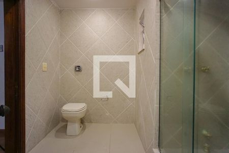 Apartamento à venda com 400m², 3 quartos e 2 vagas Apartamento à venda com 400m², 3 quartos e 2 vagasBanheiro da Suíte 2