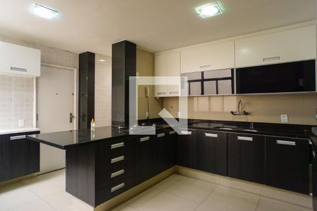 Apartamento à venda com 400m², 3 quartos e 2 vagas Apartamento à venda com 400m², 3 quartos e 2 vagasCozinha e Área de Serviço