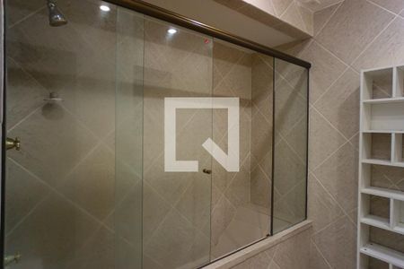 Apartamento à venda com 400m², 3 quartos e 2 vagas Apartamento à venda com 400m², 3 quartos e 2 vagasBanheiro da Suíte 2