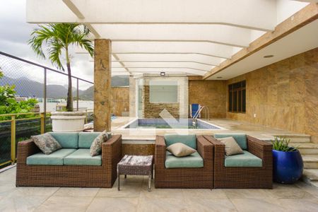 Apartamento à venda com 400m², 3 quartos e 2 vagas Apartamento à venda com 400m², 3 quartos e 2 vagasVaranda da Sala