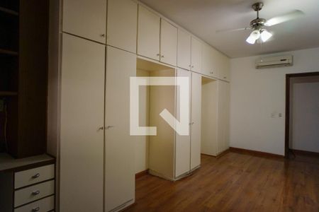Apartamento à venda com 400m², 3 quartos e 2 vagas Apartamento à venda com 400m², 3 quartos e 2 vagasQuarto