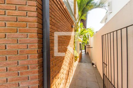 Casa de condomínio para alugar com 360m², 4 quartos e 3 vagasCorredor