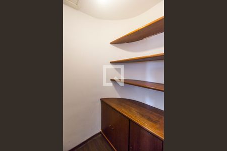 Casa de condomínio para alugar com 360m², 4 quartos e 3 vagasDespensa