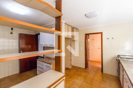 Casa de condomínio para alugar com 360m², 4 quartos e 3 vagasCozinha