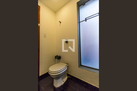 Casa de condomínio para alugar com 360m², 4 quartos e 3 vagasLavabo