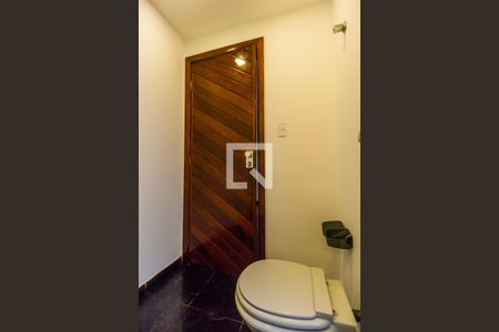 Casa de condomínio para alugar com 360m², 4 quartos e 3 vagasLavabo