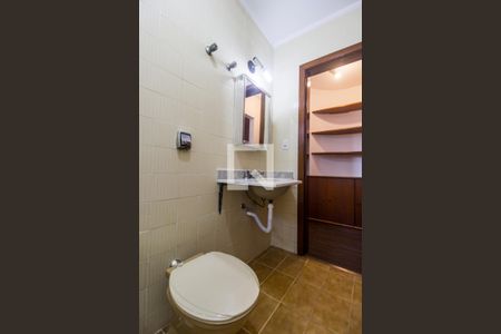 Casa de condomínio para alugar com 360m², 4 quartos e 3 vagasBanheiro da Suíte 3