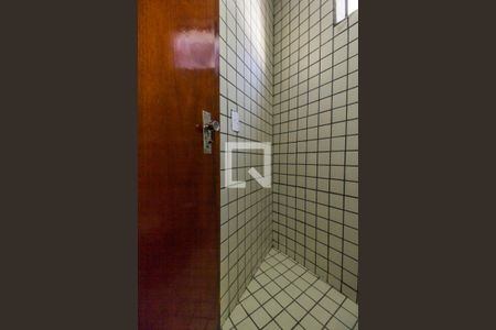 Casa de condomínio para alugar com 360m², 4 quartos e 3 vagasBanheiro da Suíte 2