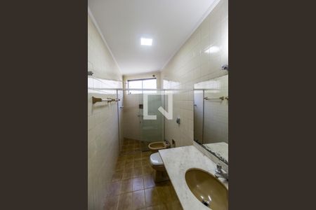 Casa de condomínio para alugar com 360m², 4 quartos e 3 vagasBanheiro