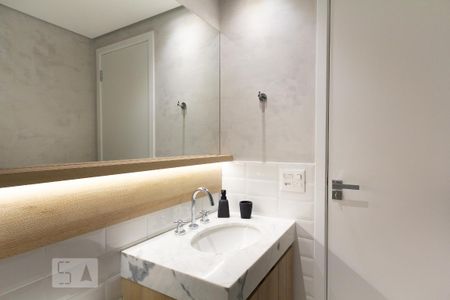 Banheiro da Suíte de kitnet/studio para alugar com 1 quarto, 52m² em Itaim Bibi, São Paulo