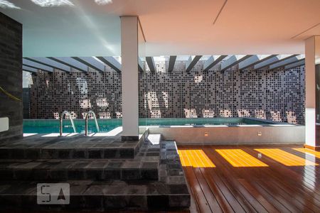 Studio para alugar com 30m², 1 quarto e 1 vaga Studio para alugar com 30m², 1 quarto e 1 vagaPiscina