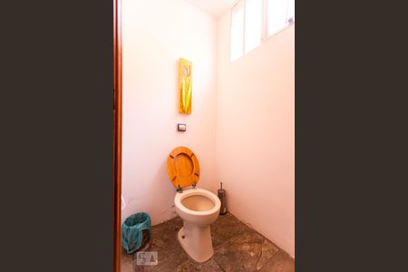 Casa à venda com 561m², 5 quartos e 5 vagasLavabo