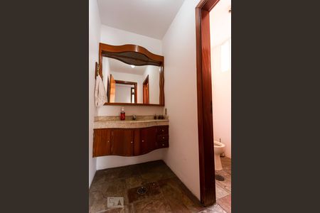 Casa à venda com 561m², 5 quartos e 5 vagasLavabo