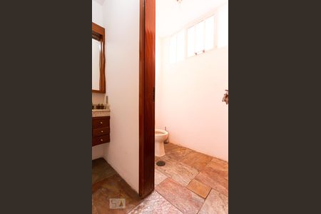 Casa à venda com 561m², 5 quartos e 5 vagasLavabo