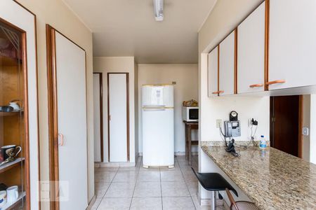 Casa à venda com 561m², 5 quartos e 5 vagasCozinha