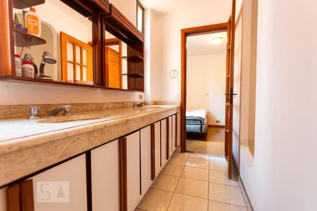 Casa à venda com 561m², 5 quartos e 5 vagasBanheiro