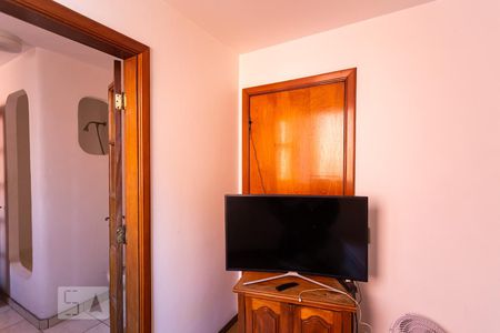 Casa à venda com 561m², 5 quartos e 5 vagasQuarto 2