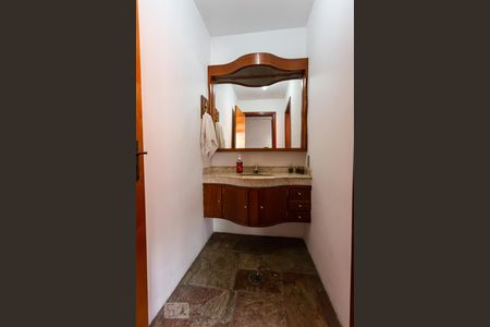 Casa à venda com 561m², 5 quartos e 5 vagasLavabo