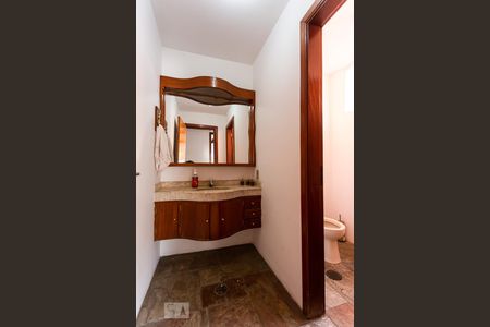 Casa à venda com 561m², 5 quartos e 5 vagasLavabo