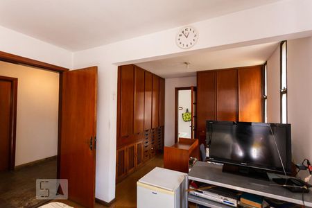 Casa à venda com 561m², 5 quartos e 5 vagasSuite