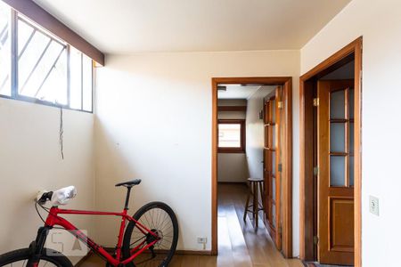 Casa à venda com 561m², 5 quartos e 5 vagasQuarto 3