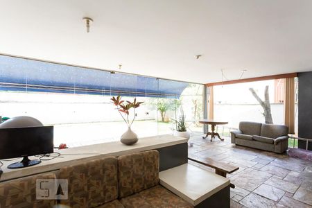 Casa à venda com 561m², 5 quartos e 5 vagasSala 2