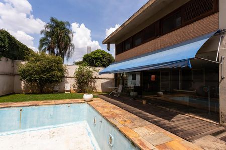 Casa à venda com 561m², 5 quartos e 5 vagasPiscina