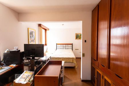 Casa à venda com 561m², 5 quartos e 5 vagasSuite