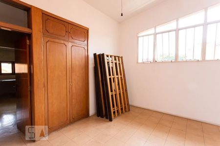 Casa à venda com 561m², 5 quartos e 5 vagasquarto 5