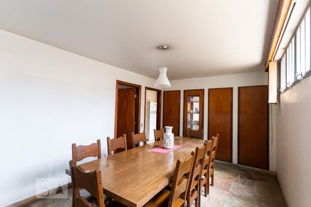 Casa à venda com 561m², 5 quartos e 5 vagasSala de Jantar