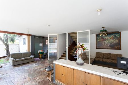 Casa à venda com 561m², 5 quartos e 5 vagasSala 2