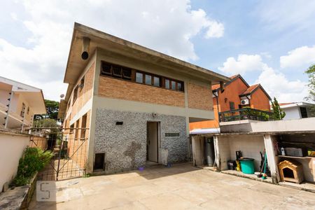 Casa à venda com 561m², 5 quartos e 5 vagasQuintal
