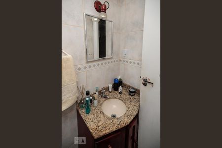 Apartamento à venda com 55m², 2 quartos e sem vaga Apartamento à venda com 55m², 2 quartos e sem vagaBanheiro
