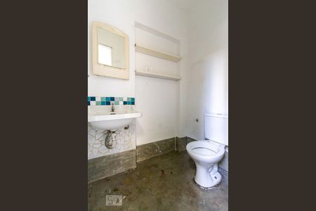 Casa de condomínio à venda com 130m², 2 quartos e 1 vaga Casa de condomínio à venda com 130m², 2 quartos e 1 vagaBanheiro de Serviço