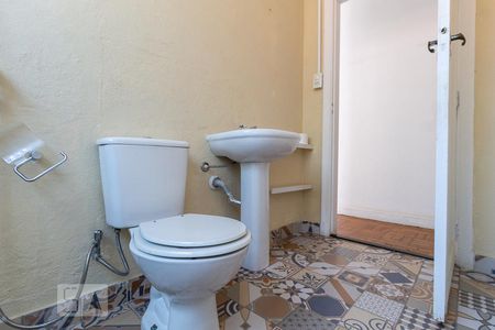 Casa de condomínio à venda com 130m², 2 quartos e 1 vaga Casa de condomínio à venda com 130m², 2 quartos e 1 vagaBanheiro