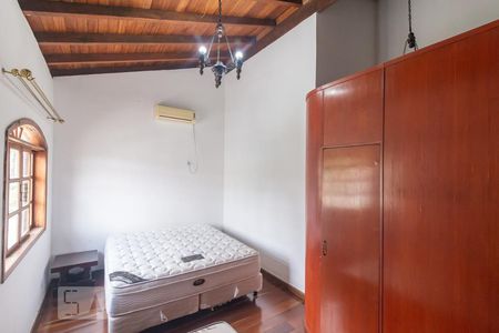 Casa à venda com 300m², 6 quartos e 3 vagasSuíte 1