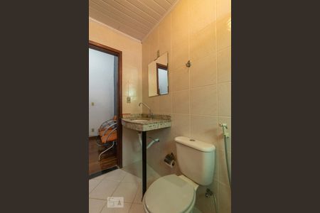 Casa à venda com 300m², 6 quartos e 3 vagasBanheiro da Suíte 2