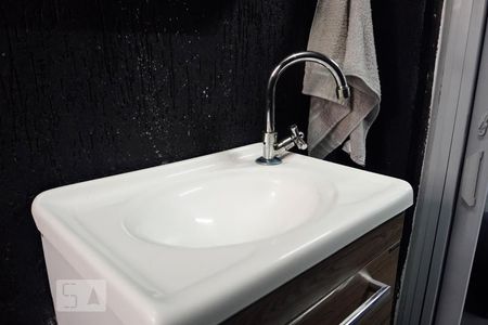 Casa à venda com 225m², 4 quartos e 1 vagaBanheiro 1