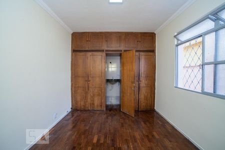 Suíte de casa à venda com 5 quartos, 300m² em Alto Barroca, Belo Horizonte